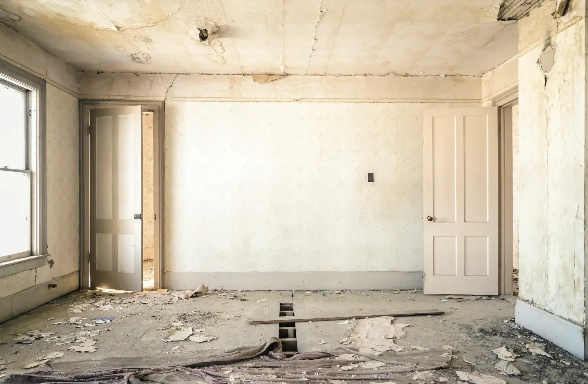 Waste disposal crew managing a cleanout project in Fort Shawnee